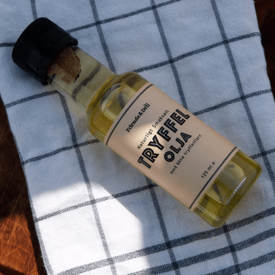 Zoom bild av Friends & Deli Naturlig Tryffelolja med Äkta Tryffelflarn 125ml