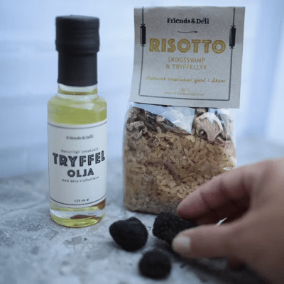 Zoom bild av Friends & Deli Naturlig Tryffelolja med Äkta Tryffelflarn 125ml
