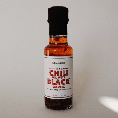 Zoom bild av Friends & Deli Chiliolja med Svart Vitlök 125ml