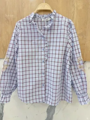 Zoom bild av Romantisk Blus med Broderi på Ärmarna Blå